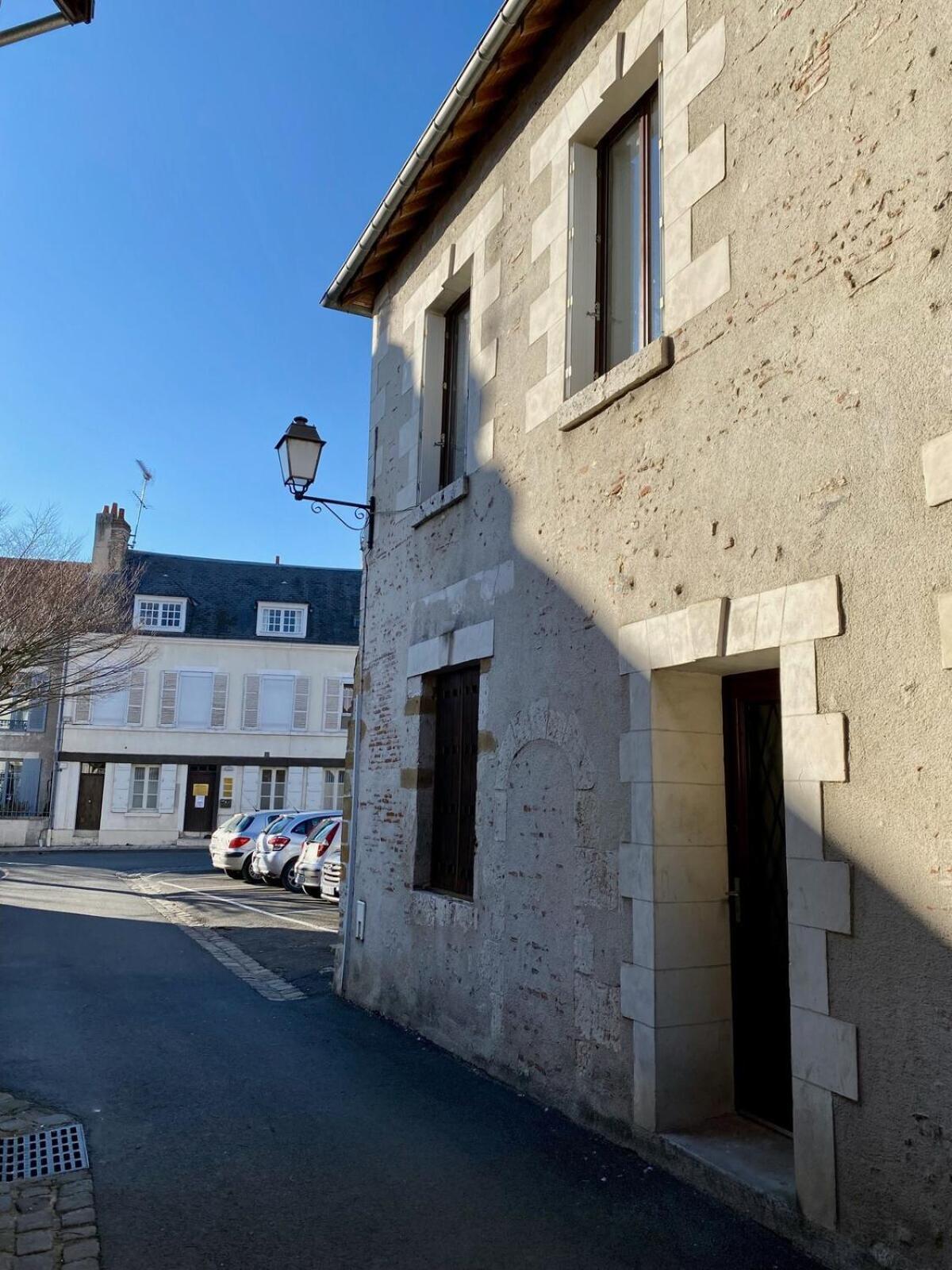 Les Logis D'Esmeralda-Des Appartements Au Charme Intemporel Romorantin-Lanthenay Exterior foto